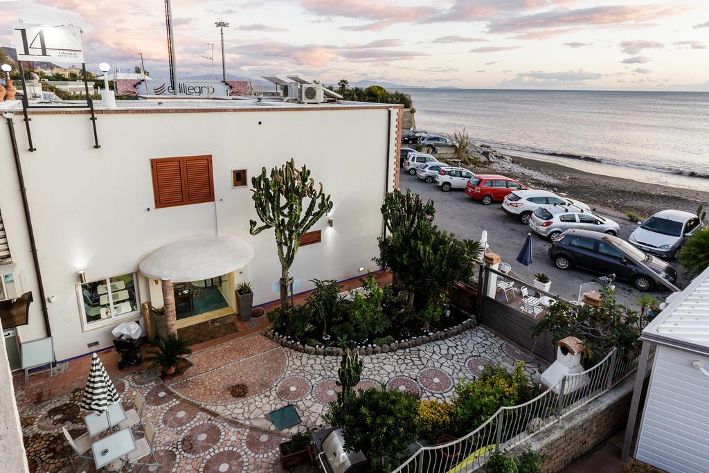 Beach Hotel 14Leoni B&B Salerno Exterior photo